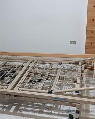 Letto tipo ospedaliero