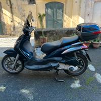 Piaggio Beverly 250 ie prezzo 800 €  trattabile