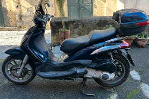 Piaggio Beverly 250 ie prezzo 800 €  trattabile