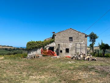 Rustico - Casa colonica da ristrutturare - Fermo