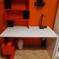 scrivania con libreria integrata 