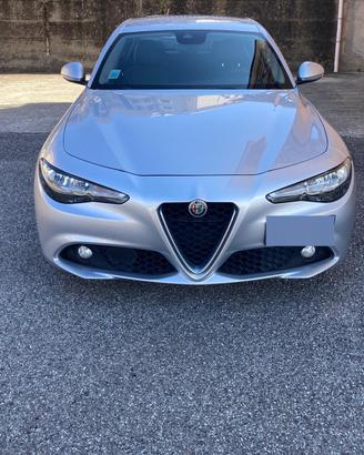 Alfa Romeo Giulia 2.2 diesel 150 CV. Manuale