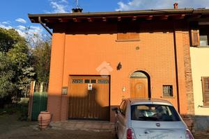 CASA SEMINDIPENDENTE A MONZA