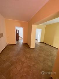 Palazzina indipendente con corte