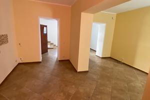 Palazzina indipendente con corte