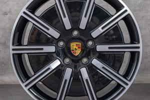 Cerchi 20” Porsche e gomme termiche Pirelli Pzero