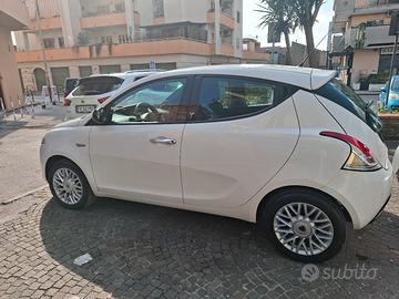 LANCIA YPSILON GPL FULL OPTIONAL