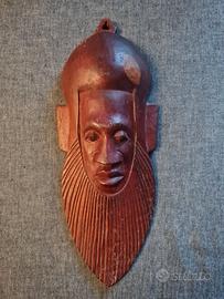 Maschera di legno africana