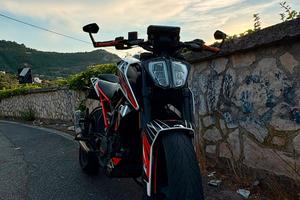 Ktm Duke 125cc off-white ABS