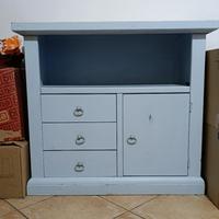 Credenza in legno "shabby chic"