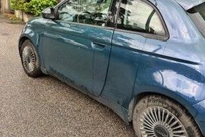 LA NUOVA 500 FULL ELETTRIC -ICON