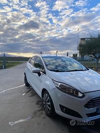 FORD Fiesta 6ª serie - 2011