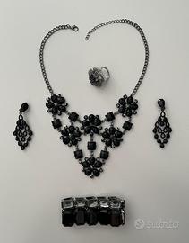 Parure Pietre Nere e Strass, Stile Gotico