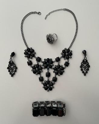 Parure Pietre Nere e Strass, Stile Gotico