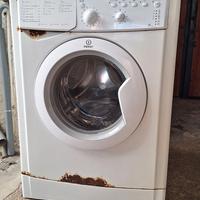 Lavatrice Indesit 6kg, perfettamente funzionante.