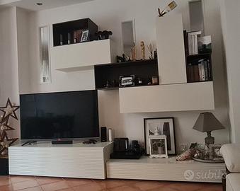 Parete soggiorno - Mobile porta tv