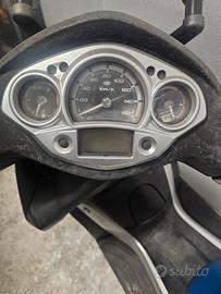 scooter xcity 250