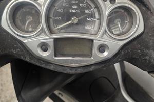 scooter xcity 250