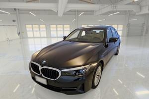 BMW 520 AUT BUSINESS MH48V 4 PORTE BERLINA