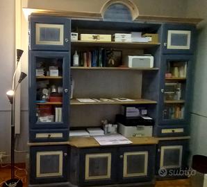 Parete soggiorno in LEGNO MASSELLO con vetrine – m