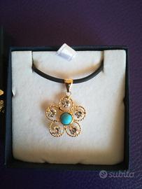 Collana in caucciù con oro 750 e turchese