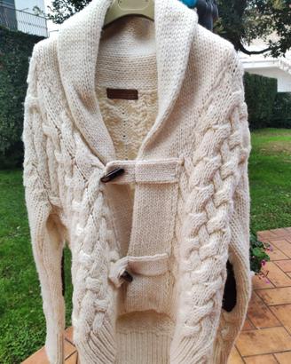 Cardigan marca Zara