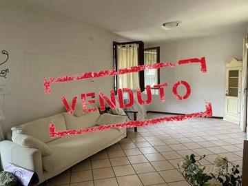 Villa di 179 m² con 4 locali e box auto a Imola