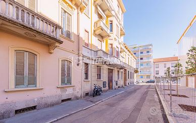 QUATTRO LOCALI RISTRUTTURATO CON DOPPIA CANTINA