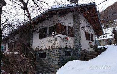 Baita con giardino a St. Oyen (AO)