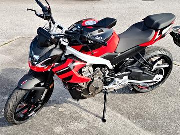 Aprilia Tuono 457 DI SERIE