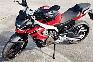 Aprilia Tuono 457 DI SERIE