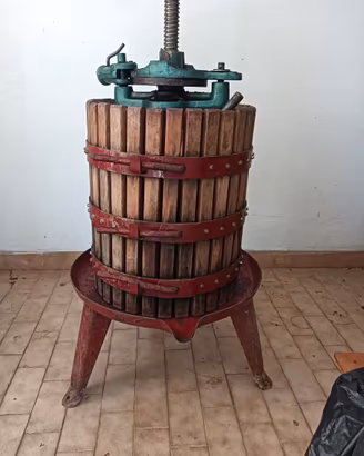 attrezzatura per la lavorazione del vino