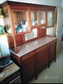 credenza con vetrina 