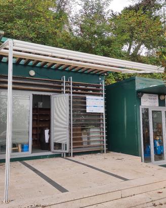 Tenda per esterno con struttura 