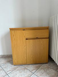 Mobiletto in legno