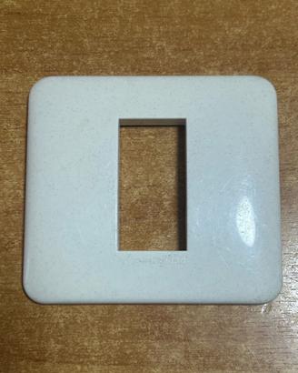 Placca Legrand Cross 6805