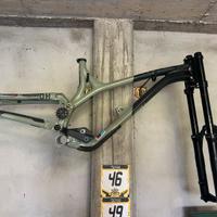 Telaio Commencal SUPREME V4 - Forcella rockshox