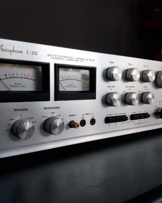 Amplificatore Accuphase