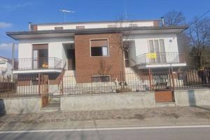 Villa a Asti, Frazione Valleandona, 6 locali