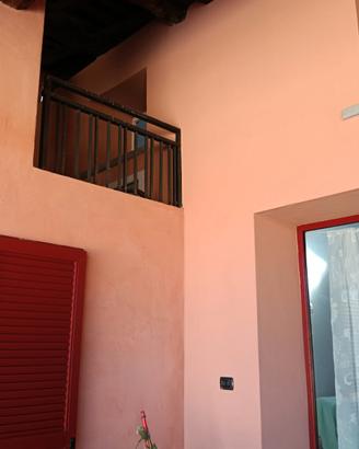 Cortile indipendente ristrutturato 2 appartamenti