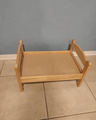 lettino per bambole in legno