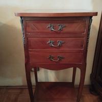 mobiletto in legno 