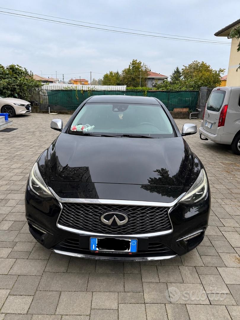 Infiniti Q30