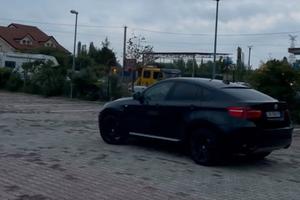 BMW  X 6 con interni nuovi .