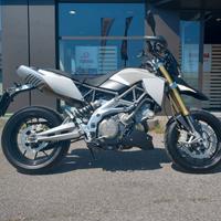 Aprilia Dorsoduro 750