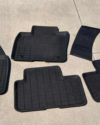 Tappeti e Vasca baule in gomma Volvo XC40 my23