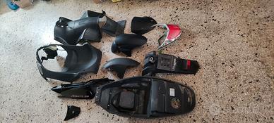 CARENE RICAMBI KYMCO AGILITY 50 125 150 R12 05 13