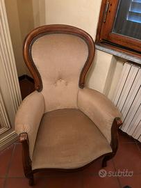 Poltrona vintage in legno stile classico