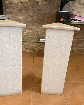 Colonna in travertino