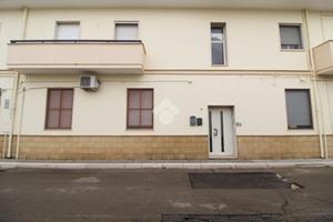 CASA SEMINDIPENDENTE A SAN PIETRO VERNOTICO